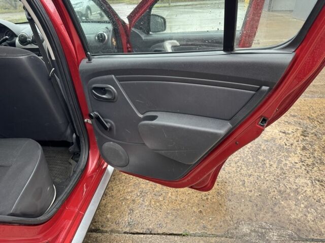 Красный Дачия Сандеро, объемом двигателя 1.6 л и пробегом 185 тыс. км за 7350 $, фото 19 на Automoto.ua