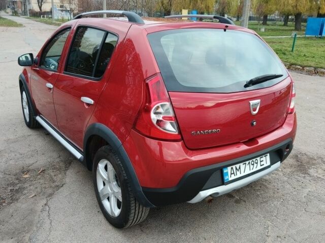 Красный Дачия Сандеро, объемом двигателя 1.6 л и пробегом 162 тыс. км за 6400 $, фото 3 на Automoto.ua