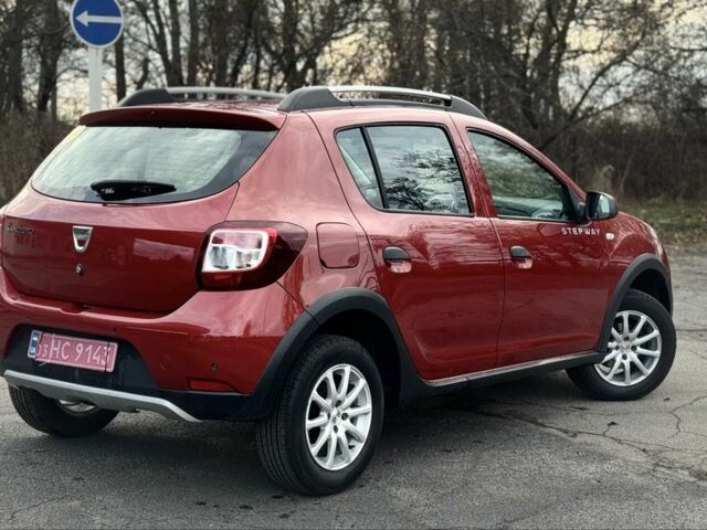 Красный Дачия Сандеро, объемом двигателя 1.5 л и пробегом 220 тыс. км за 7999 $, фото 3 на Automoto.ua