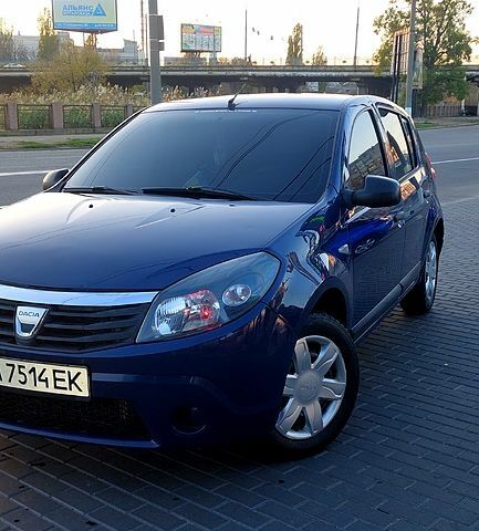 Дачія Sandero, об'ємом двигуна 1.4 л та пробігом 174 тис. км за 4850 $, фото 2 на Automoto.ua