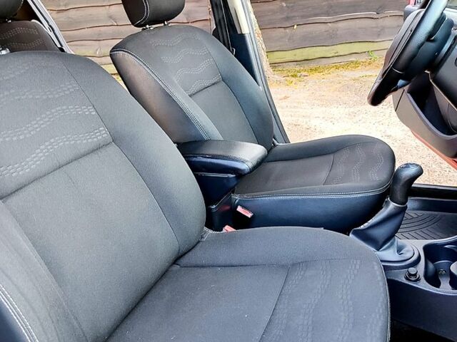 Дачія Sandero, об'ємом двигуна 1.6 л та пробігом 157 тис. км за 6550 $, фото 4 на Automoto.ua