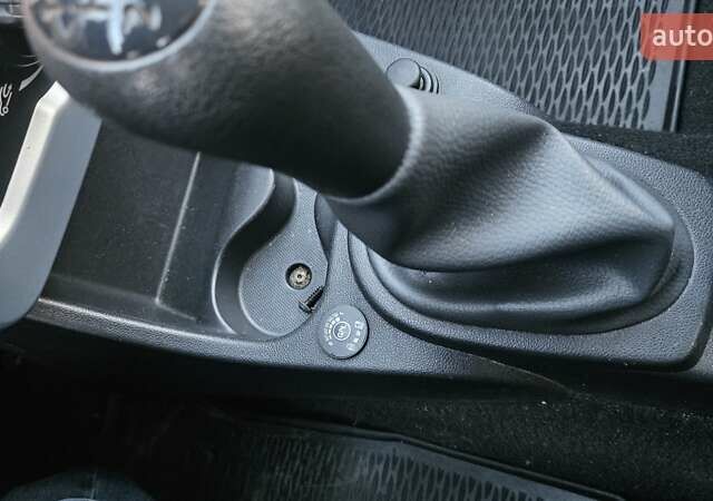 Дачія Sandero, об'ємом двигуна 1.2 л та пробігом 208 тис. км за 4999 $, фото 12 на Automoto.ua