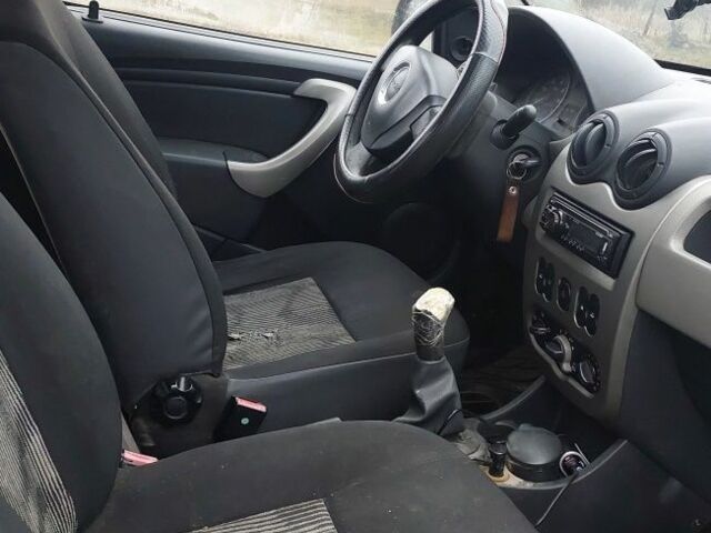 Серый Дачия Сандеро, объемом двигателя 0 л и пробегом 250 тыс. км за 1500 $, фото 2 на Automoto.ua