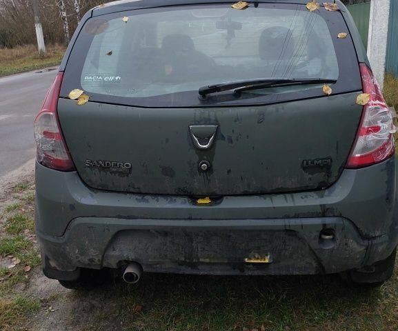 Серый Дачия Сандеро, объемом двигателя 0 л и пробегом 250 тыс. км за 1500 $, фото 1 на Automoto.ua