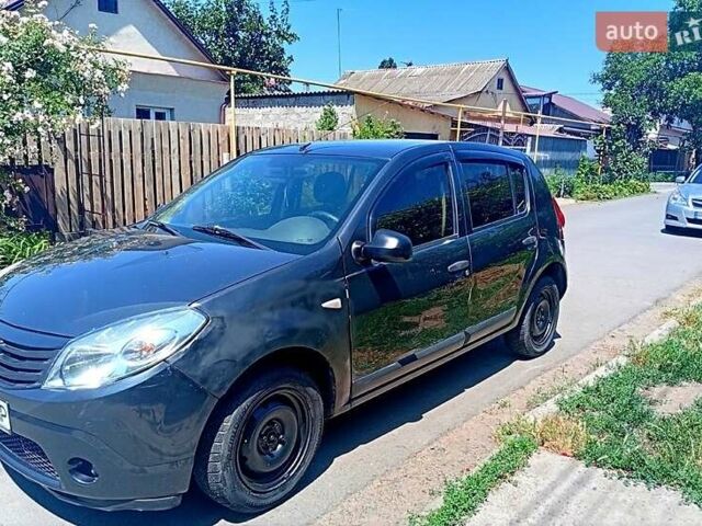 Серый Дачия Сандеро, объемом двигателя 1.4 л и пробегом 350 тыс. км за 3200 $, фото 4 на Automoto.ua