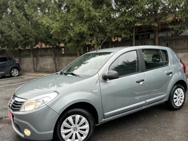Дачія Sandero 2008 у Вінниці на Automoto.ua Сірий Дачія Sandero, об'ємом двигуна 1.6 л та пробігом 217 тис. км за 5299 $, фото 2 на Automoto.ua