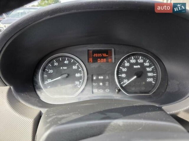 Сірий Дачія Sandero, об'ємом двигуна 1.4 л та пробігом 200 тис. км за 4750 $, фото 1 на Automoto.ua