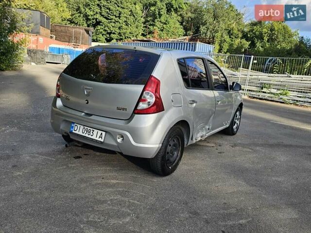 Сірий Дачія Sandero, об'ємом двигуна 1.39 л та пробігом 200 тис. км за 1500 $, фото 7 на Automoto.ua