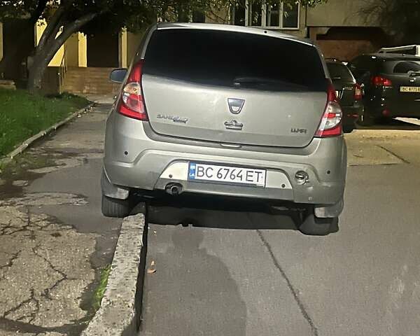 Сірий Дачія Sandero, об'ємом двигуна 1.39 л та пробігом 358 тис. км за 1750 $, фото 10 на Automoto.ua