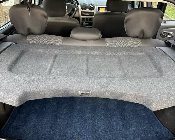 Сірий Дачія Sandero, об'ємом двигуна 1.4 л та пробігом 99 тис. км за 3500 $, фото 11 на Automoto.ua