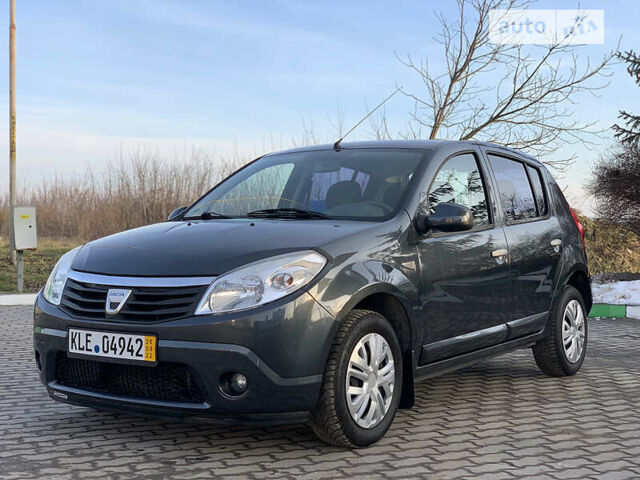 Сірий Дачія Sandero, об'ємом двигуна 1.6 л та пробігом 170 тис. км за 5400 $, фото 5 на Automoto.ua