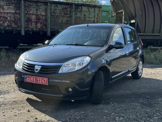 Серый Дачия Сандеро, объемом двигателя 1.4 л и пробегом 173 тыс. км за 5400 $, фото 2 на Automoto.ua