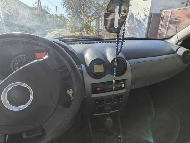 Сірий Дачія Sandero, об'ємом двигуна 1.4 л та пробігом 200 тис. км за 5000 $, фото 7 на Automoto.ua
