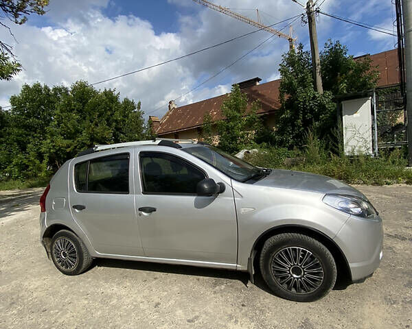 Сірий Дачія Sandero, об'ємом двигуна 1.4 л та пробігом 184 тис. км за 4150 $, фото 2 на Automoto.ua