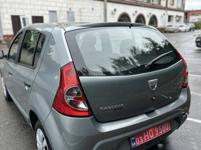 Дачія Sandero 2008 у Вінниці на Automoto.ua Сірий Дачія Sandero, об'ємом двигуна 1.6 л та пробігом 217 тис. км за 5299 $, фото 4 на Automoto.ua