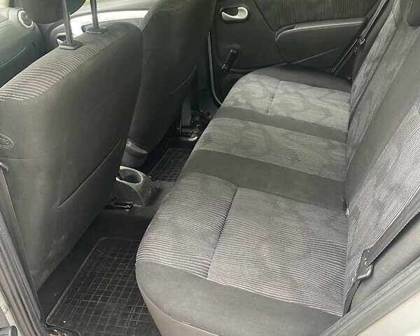 Серый Дачия Сандеро, объемом двигателя 1.4 л и пробегом 164 тыс. км за 4900 $, фото 8 на Automoto.ua