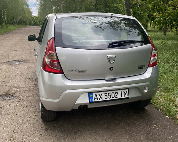 Серый Дачия Сандеро, объемом двигателя 1.4 л и пробегом 164 тыс. км за 4900 $, фото 3 на Automoto.ua