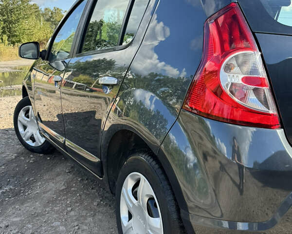 Сірий Дачія Sandero, об'ємом двигуна 1.4 л та пробігом 173 тис. км за 5500 $, фото 4 на Automoto.ua