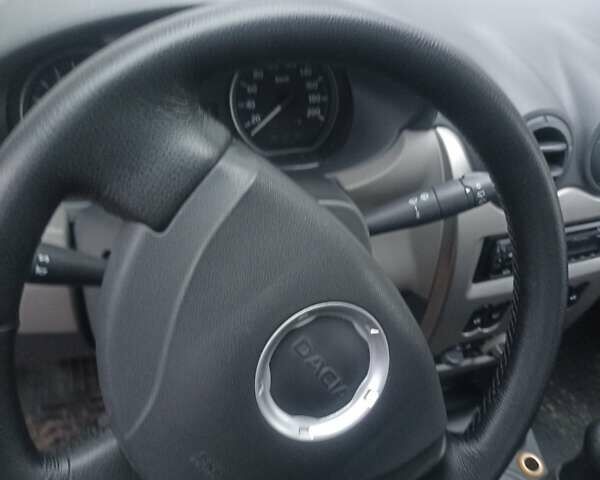 Серый Дачия Сандеро, объемом двигателя 1.4 л и пробегом 188 тыс. км за 5200 $, фото 8 на Automoto.ua