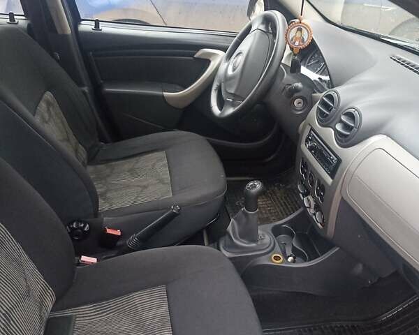 Серый Дачия Сандеро, объемом двигателя 1.4 л и пробегом 188 тыс. км за 5200 $, фото 6 на Automoto.ua