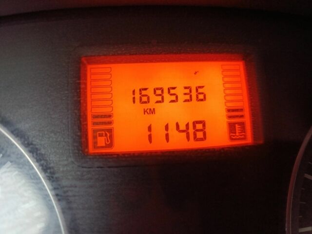 Серый Дачия Сандеро, объемом двигателя 1.4 л и пробегом 169 тыс. км за 3700 $, фото 5 на Automoto.ua