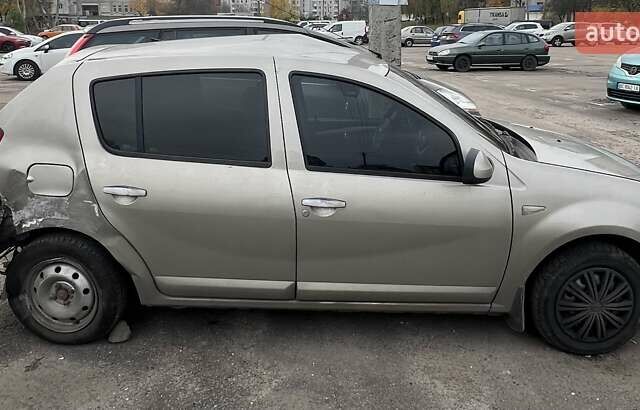 Сірий Дачія Sandero, об'ємом двигуна 1.39 л та пробігом 358 тис. км за 1750 $, фото 7 на Automoto.ua