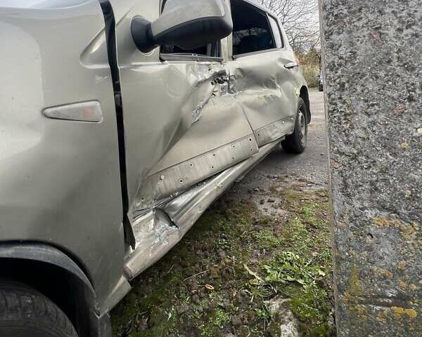 Сірий Дачія Sandero, об'ємом двигуна 1.39 л та пробігом 358 тис. км за 1750 $, фото 5 на Automoto.ua