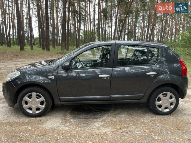 Серый Дачия Сандеро, объемом двигателя 1.4 л и пробегом 155 тыс. км за 5200 $, фото 3 на Automoto.ua