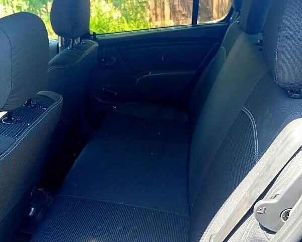 Серый Дачия Сандеро, объемом двигателя 1.4 л и пробегом 350 тыс. км за 3200 $, фото 1 на Automoto.ua