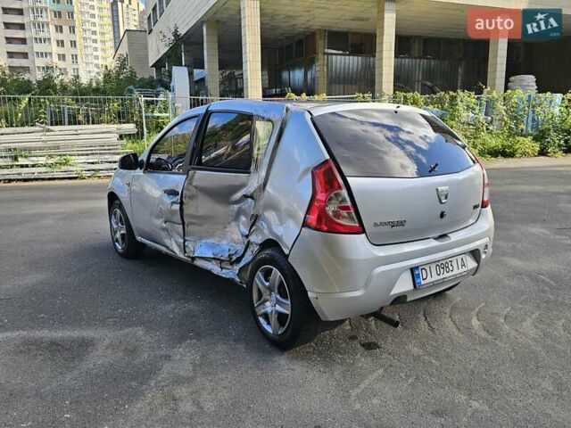 Сірий Дачія Sandero, об'ємом двигуна 1.39 л та пробігом 200 тис. км за 1500 $, фото 6 на Automoto.ua