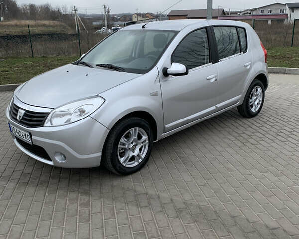 Сірий Дачія Sandero, об'ємом двигуна 1.39 л та пробігом 192 тис. км за 4499 $, фото 1 на Automoto.ua