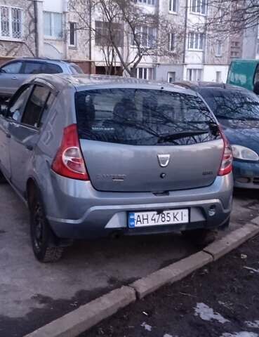 Серый Дачия Сандеро, объемом двигателя 1.4 л и пробегом 280 тыс. км за 4700 $, фото 1 на Automoto.ua