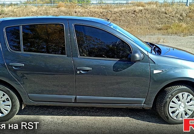 Серый Дачия Сандеро, объемом двигателя 1.1 л и пробегом 248 тыс. км за 4100 $, фото 1 на Automoto.ua