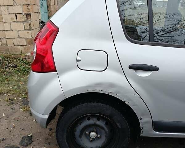 Серый Дачия Сандеро, объемом двигателя 1.2 л и пробегом 297 тыс. км за 3700 $, фото 4 на Automoto.ua