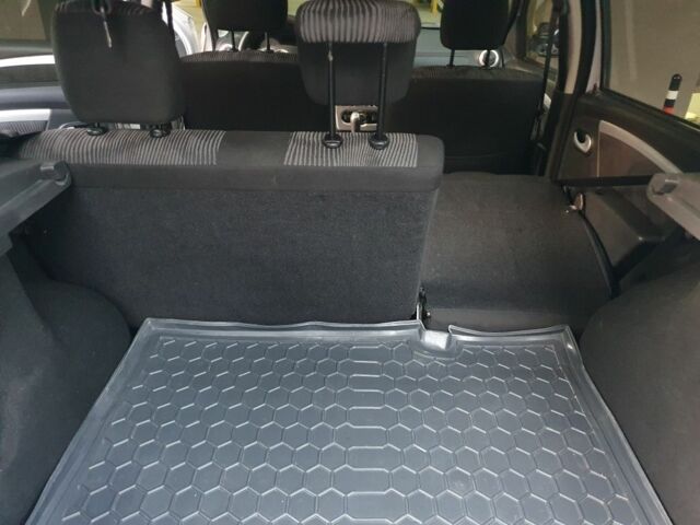 Серый Дачия Сандеро, объемом двигателя 1.4 л и пробегом 232 тыс. км за 4800 $, фото 8 на Automoto.ua