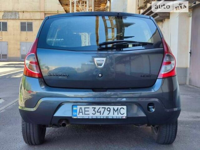Серый Дачия Сандеро, объемом двигателя 1.15 л и пробегом 148 тыс. км за 4800 $, фото 3 на Automoto.ua