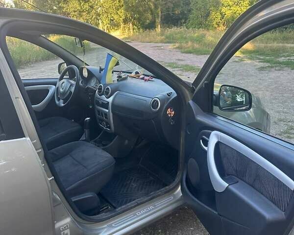 Сірий Дачія Sandero, об'ємом двигуна 1.6 л та пробігом 273 тис. км за 5000 $, фото 9 на Automoto.ua