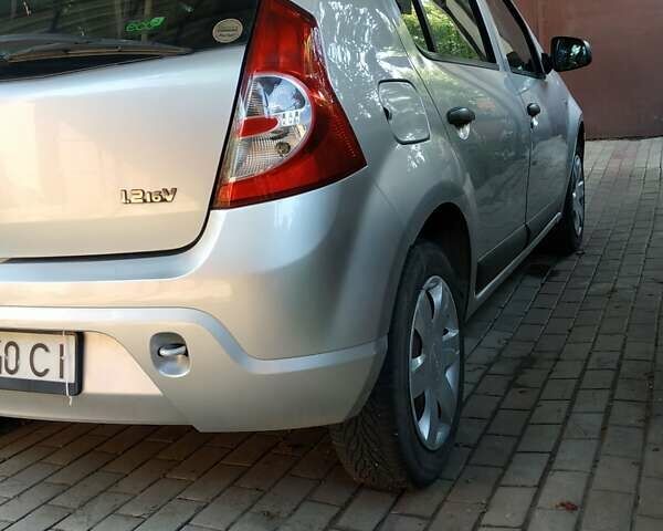 Сірий Дачія Sandero, об'ємом двигуна 1.15 л та пробігом 173 тис. км за 3700 $, фото 8 на Automoto.ua