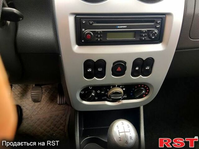 Сірий Дачія Sandero, об'ємом двигуна 1.4 л та пробігом 183 тис. км за 5300 $, фото 11 на Automoto.ua