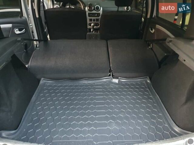 Серый Дачия Сандеро, объемом двигателя 1.4 л и пробегом 232 тыс. км за 4800 $, фото 20 на Automoto.ua