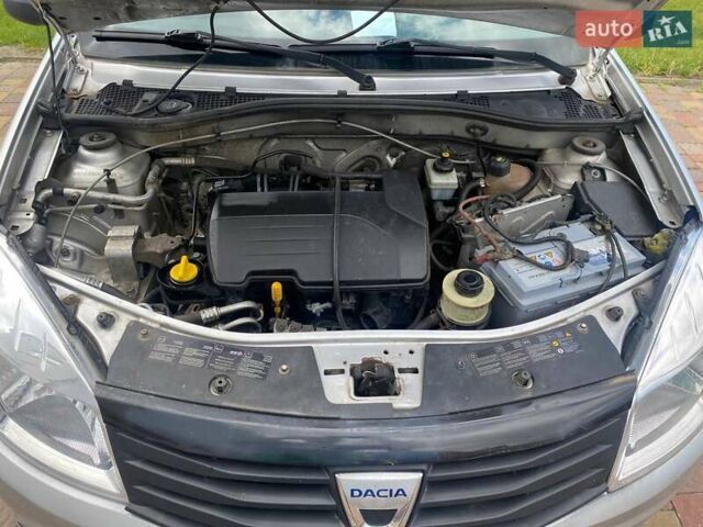 Сірий Дачія Sandero, об'ємом двигуна 1.1 л та пробігом 180 тис. км за 3350 $, фото 4 на Automoto.ua