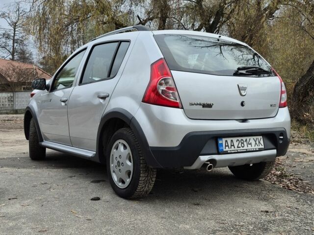 Сірий Дачія Sandero, об'ємом двигуна 1.6 л та пробігом 62 тис. км за 7500 $, фото 4 на Automoto.ua