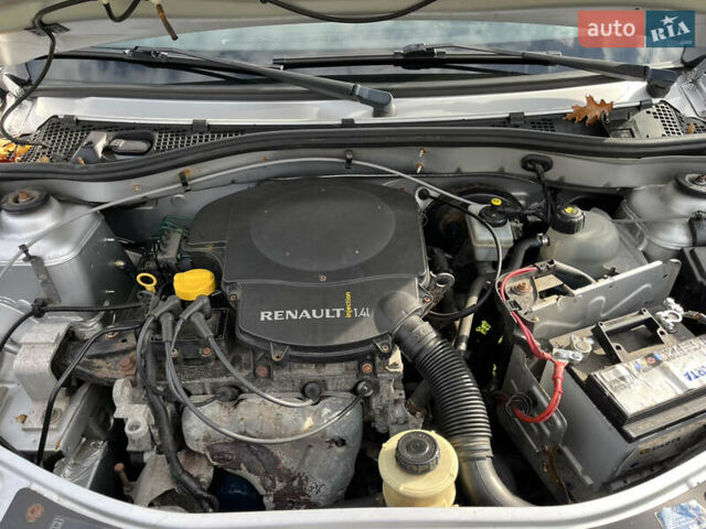 Серый Дачия Сандеро, объемом двигателя 0 л и пробегом 215 тыс. км за 4800 $, фото 13 на Automoto.ua