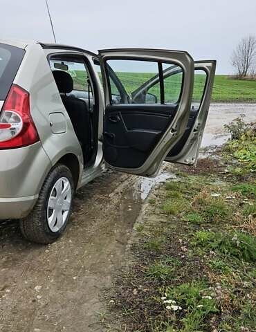 Сірий Дачія Sandero, об'ємом двигуна 1.39 л та пробігом 205 тис. км за 4300 $, фото 4 на Automoto.ua
