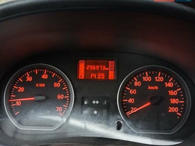 Серый Дачия Сандеро, объемом двигателя 1.2 л и пробегом 297 тыс. км за 3700 $, фото 9 на Automoto.ua