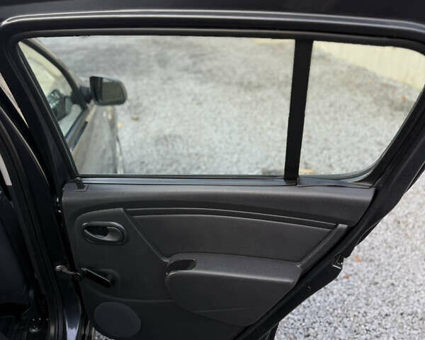 Серый Дачия Сандеро, объемом двигателя 1.4 л и пробегом 204 тыс. км за 4999 $, фото 81 на Automoto.ua