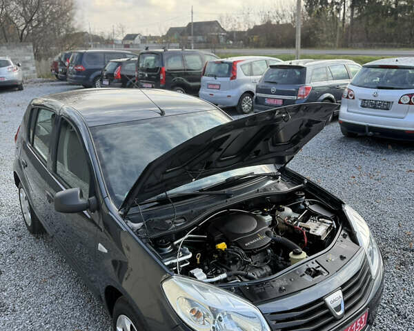 Серый Дачия Сандеро, объемом двигателя 1.4 л и пробегом 204 тыс. км за 4999 $, фото 74 на Automoto.ua