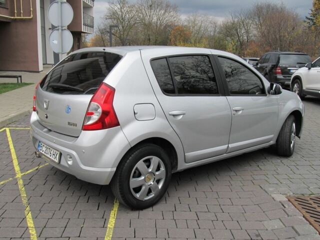 Серый Дачия Сандеро, объемом двигателя 1.4 л и пробегом 232 тыс. км за 4800 $, фото 3 на Automoto.ua