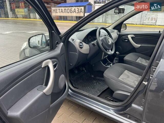 Серый Дачия Сандеро, объемом двигателя 1.4 л и пробегом 140 тыс. км за 5500 $, фото 15 на Automoto.ua