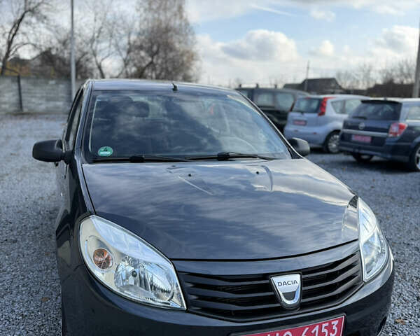 Серый Дачия Сандеро, объемом двигателя 1.4 л и пробегом 204 тыс. км за 4999 $, фото 2 на Automoto.ua